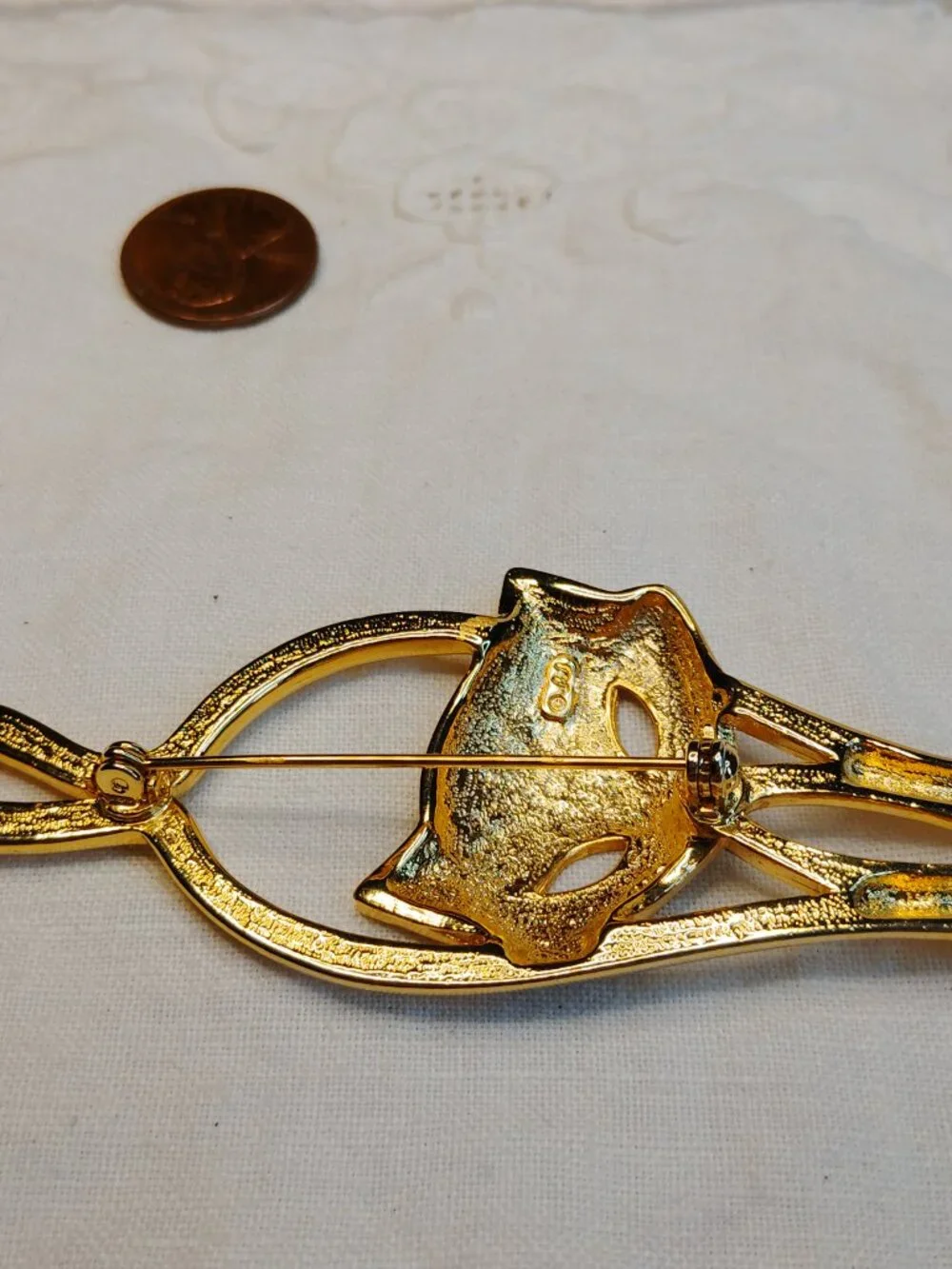 Vintage JJ Attila Cat Brooch, Gold Tone Modernist Kitty Pin, 3.5